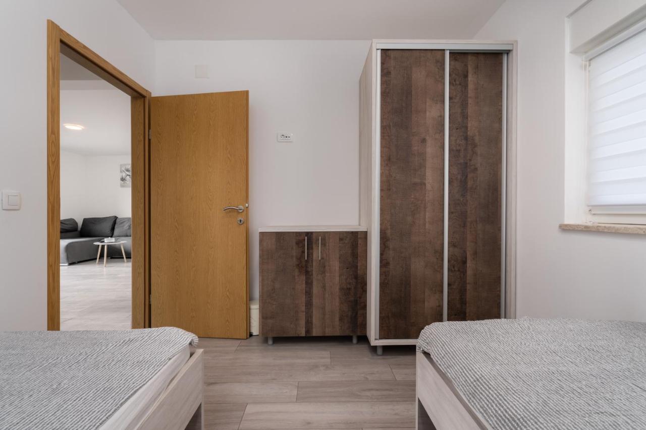 Apartmani Villa Ruby Linardići Exteriör bild