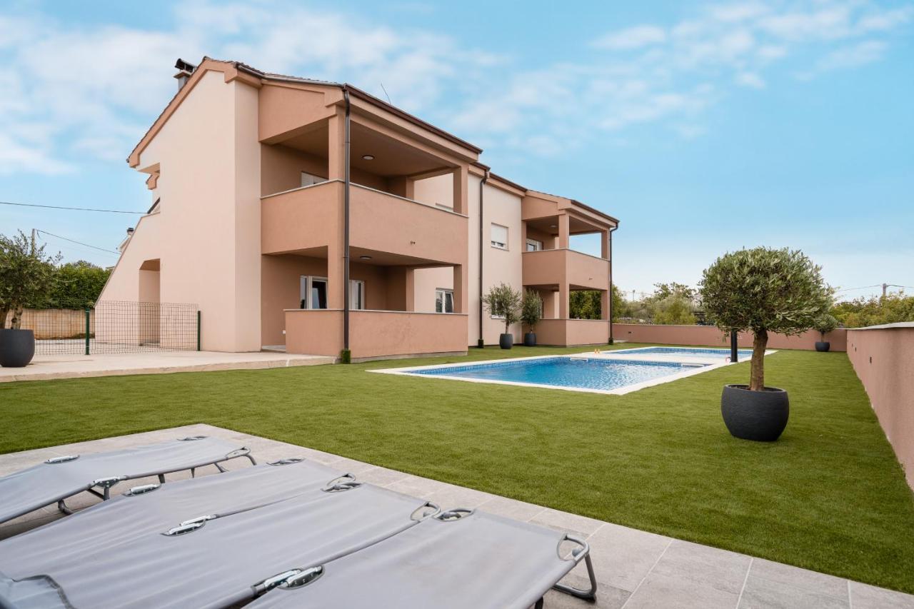 Apartmani Villa Ruby Linardići Exteriör bild